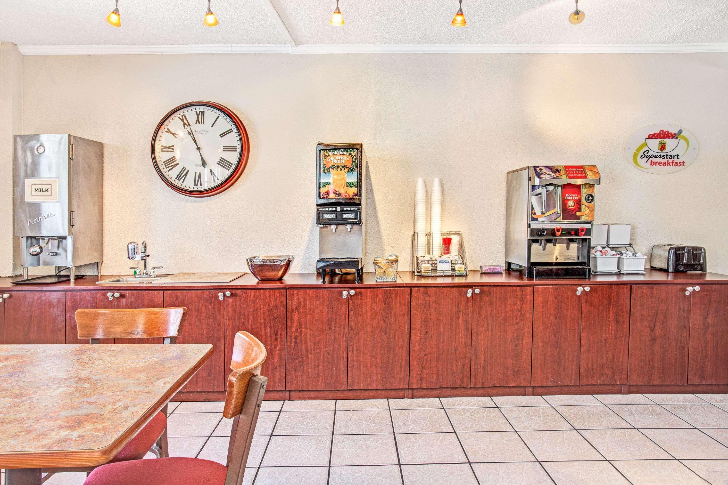 Super 8 By Wyndham Kissimmee Motel Luaran gambar