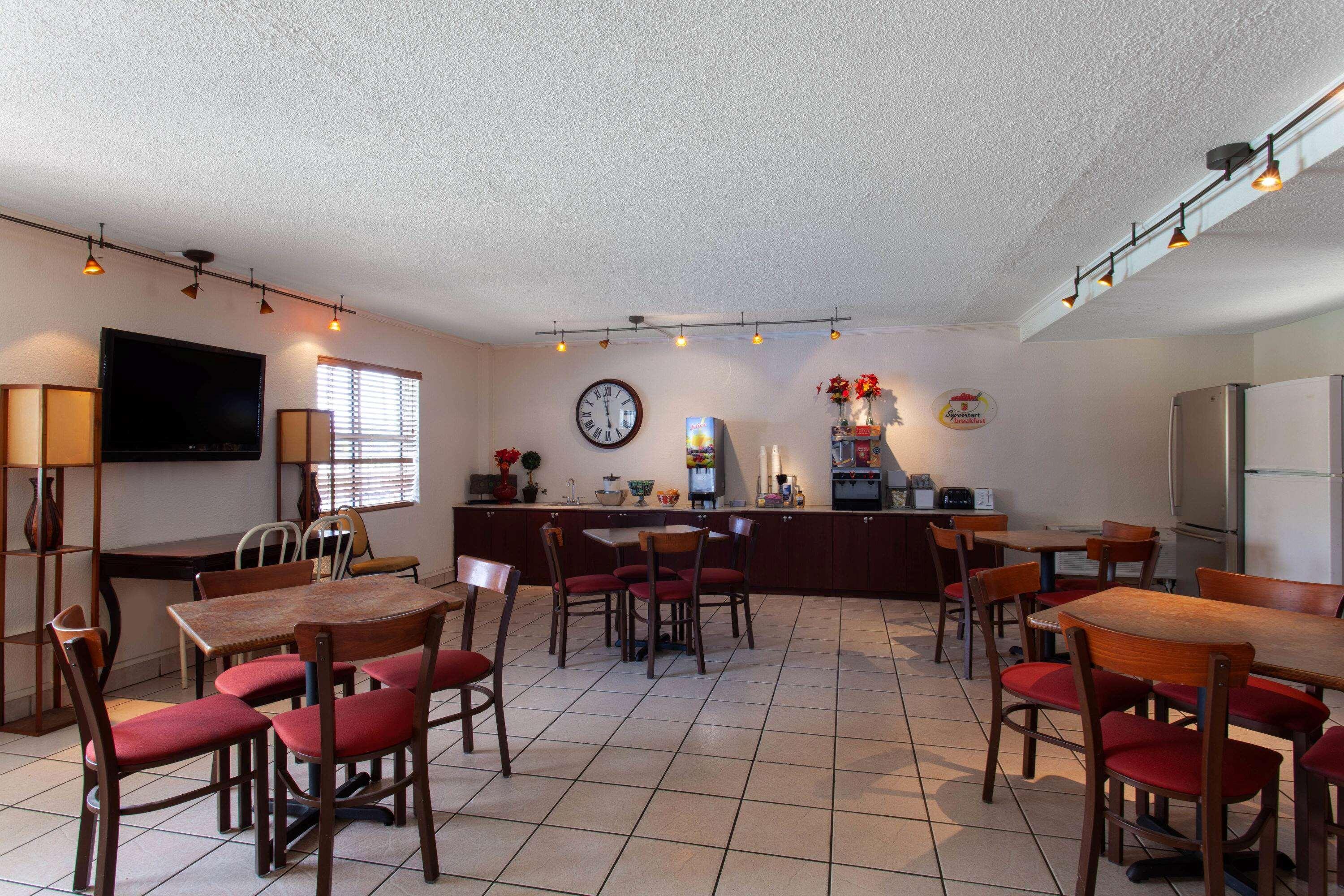 Super 8 By Wyndham Kissimmee Motel Luaran gambar